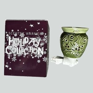 Scentsy Green Holly Leaves Plug-in Mini Warmer Retired Holiday Collection 2009